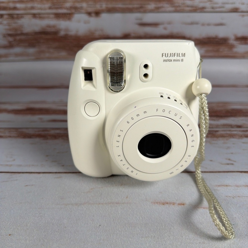 Fujifilm Instax Mini 8 Camera White Flash Instant Film Used